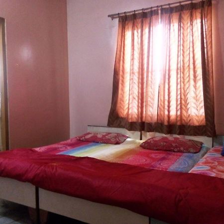 Hotel Om Palace - Couple Friendly & Local Id Accepted Τζαϊπούρ Εξωτερικό φωτογραφία