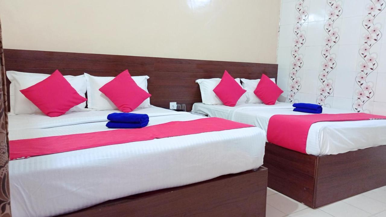 Hotel Om Palace - Couple Friendly & Local Id Accepted Τζαϊπούρ Εξωτερικό φωτογραφία