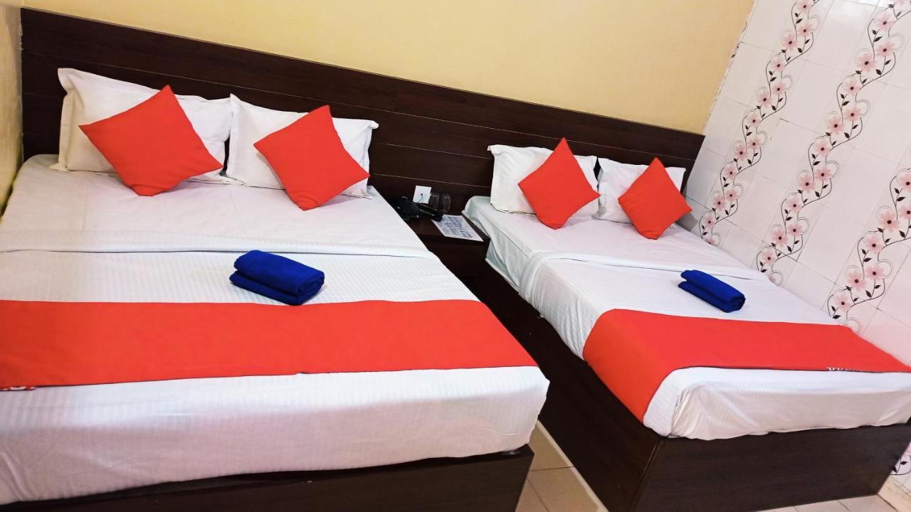 Hotel Om Palace - Couple Friendly & Local Id Accepted Τζαϊπούρ Εξωτερικό φωτογραφία